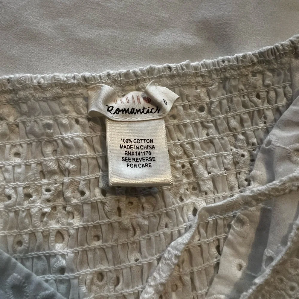 Urban Romantics Cropped White Eyelet Women's Top - Picture 6 of 6